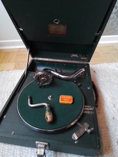 Polydor Koffergrammo  grün + 15 Platten Deutschland meist Tanzmusik u. Nadeldose