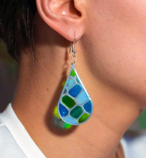Blaugrüne Handmade Ohrringe aus Epoxidharz