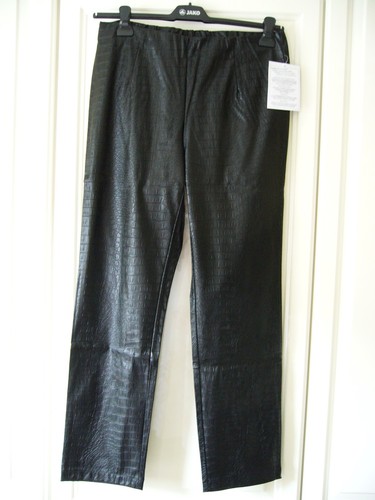 Schwarze hose aus kunstleder - hose,