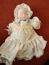Porzellanpuppe Baby mit
