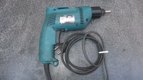 Makita 6821