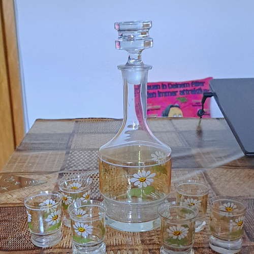 Glas karaffe mit - mit, +