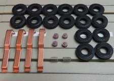 Ersatzteilset für Faller Motoren -- 16 Reifen, 4 Schleifer, 4 Kohlen + 2 Federn 