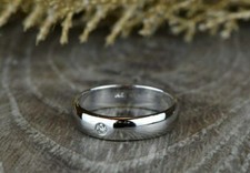 Lab Created 0,20 kt Rundschliff Moissanit Ehering 14 kt Weißgold in Größe 7,5