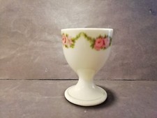 Alter Porzellan Eierbecher auf Fuß Blumenbemalung Rosenranke Rösler