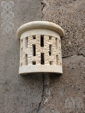 Wandleuchte aus Naturstein