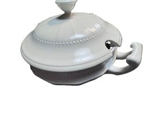 Suppenterrine mit Deckel von