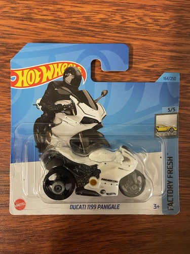 Hot wheels treasure hunt - hot,