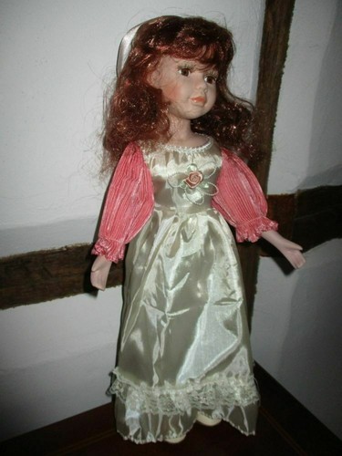 Schöne mädchen puppe - schöne,