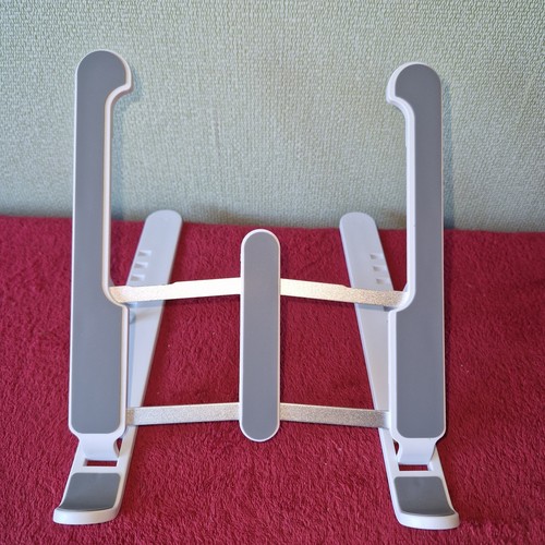 Laptop notebook tablet - /,