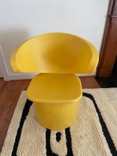 Groovy space age - yellow, focus
