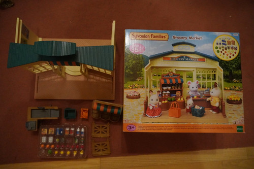 Sylvanian families grocery - families,