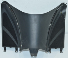 YAMAHA MAJESTY YP 125 D TRITTBRETT INNENRAUM FUßRAUM INNENVERKLEIDUNG VORNE