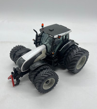 Siku blackline 3268 valtra - blackline,