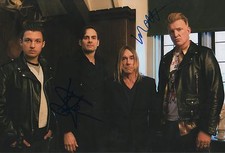 Iggy Pop - Post Pop Depression Autogramme signed 20x30 cm Bild