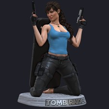 Lara Croft handbemalte