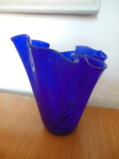 Wunderschöne gewellte Vase