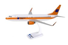 Boeing 737-800 in 1:100 XL