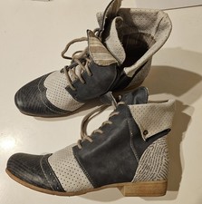 Ƹ̵̡Ӝ̵̨̄Ʒ Rieker