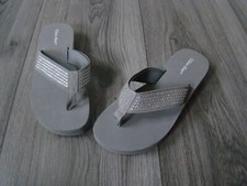 Victor Odil Flip Flops Pantoletten 38 Sandaletten Damen Schuhe grau Strasssteine