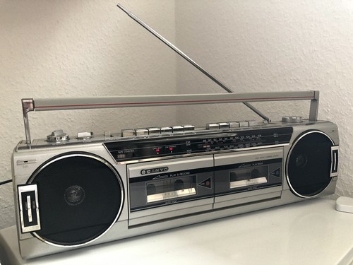 Vier vintage radio - radio, cassette