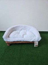 Karlie Rattan Hundebett/Sofa Bed Willow mit weißem Kissen / 58 x 42 cm