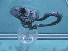 alte Karaffe Krug Blumen aus