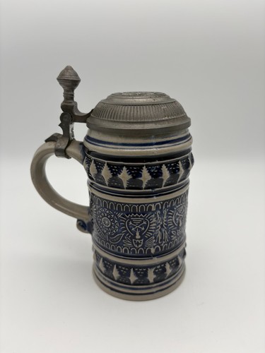 Bierkrug mit zinndeckel - bierkrug,