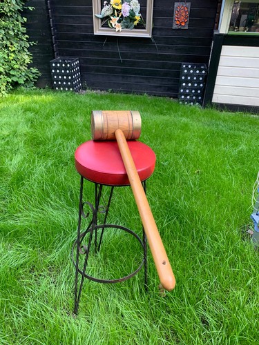 Großer holzhammer mit metall - mit,