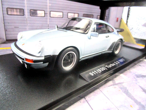 Porsche 911 930 - /,