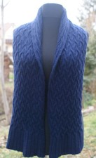 handgestickter Schal