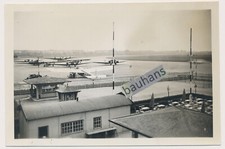 Foto Flugplatz Flugzeuge Kennung , Ort ?  2.WK (9021a)
