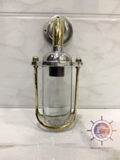 Neue Außenwandleuchte