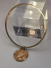 585 Gold 14K Armreif-Set, Ø 65 mm & Münze Nofretete 900 Gold ,   12 gr.   (432)