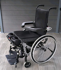 Lifestand Permobil Aufstehrollstuhl elektrisch.Neu 12 Monaten Gewährleistung