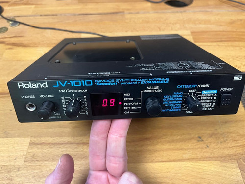 Roland 1010 voice midi - 64-voice,