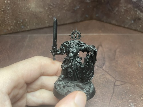 Iron hands primaris captain - hands,