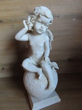 Gartenfigur ~ "Engel auf Kugel" ~ 36 cm ~ Grabschmuck ~ Steinfigur ~ Gartendeko