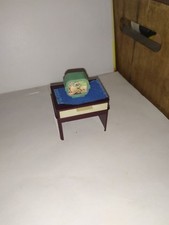 Alter Fernseher,+Tisch-60er Jahre-Design-Puppenhaus-Puppenstube-1:18-Wackelbild