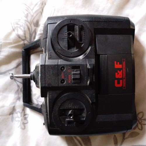 Und futaba attach 2dr - f,,