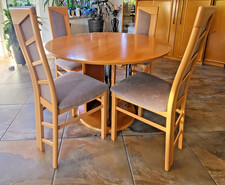 Essgruppe - Tisch rund, erweiterbar und 4 Stühle, Buche Furnier, gebraucht