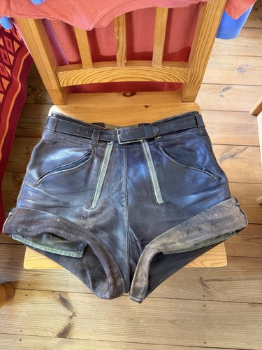 Kurze speckige lederhose - speckige,