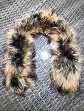 Echtfell Streifen Kragen Kapuze