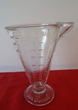Glas Messbecher von Poncet  D.R.G.M. Vintage