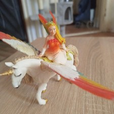 Schleich Bayala.      Elfe + Einhorn Pegasus