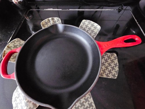 Creuset brat - le,