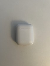 Apple AirPods 2. Gen. - NUR Ladecase - Gebrauchspuren vorhanden- Ohne Ladekabel