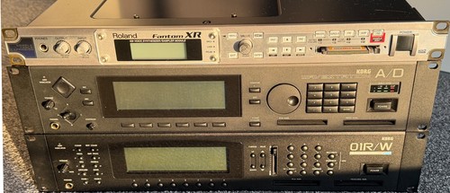 Synthesizer soundmodule - synthesizer,