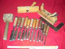 Schreiner Konvolut Werkzeug-Set Stechbeitel Hobel usw. altes Werkzeug scharf