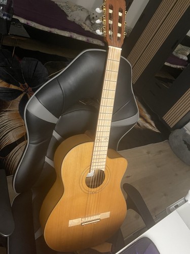 Classic guitar fast neu - fast, hat